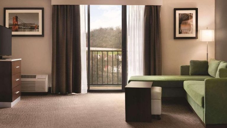 Radisson Hotel Cincinnati Riverfront