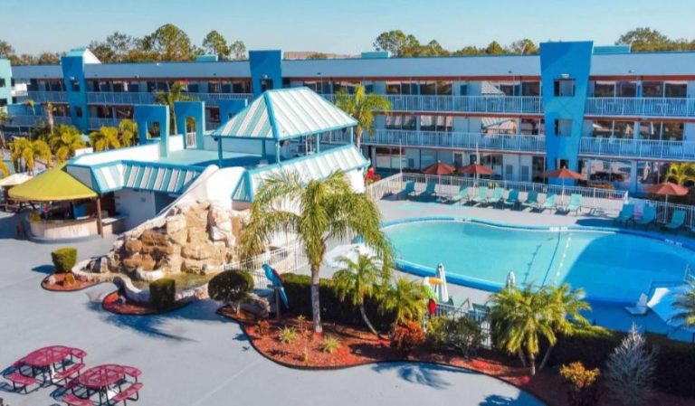 Ramada By Wyndham Hotel And Water Park