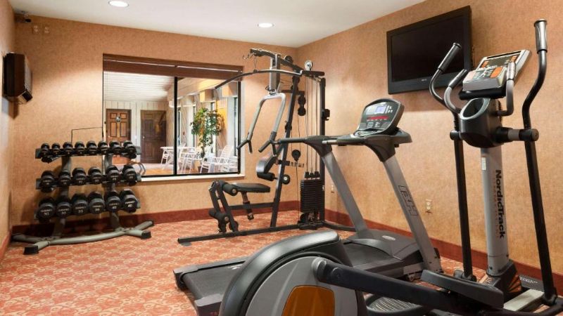 Ramada Wisconsin Dells, room with private jacuzzi, photo 6