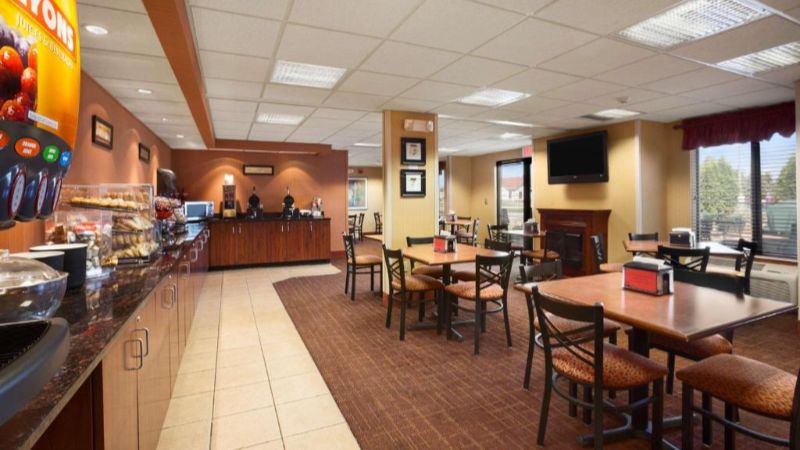 Ramada Wisconsin Dells, room with private jacuzzi, photo 7
