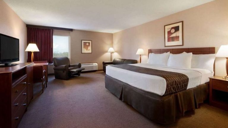 Ramada by Wyndham Bismarck