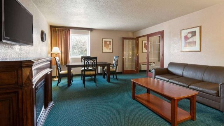 Ramada by Wyndham Bismarck