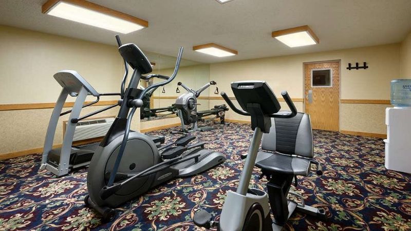 Ramada by Wyndham Bismarck, room with private jacuzzi, photo 7