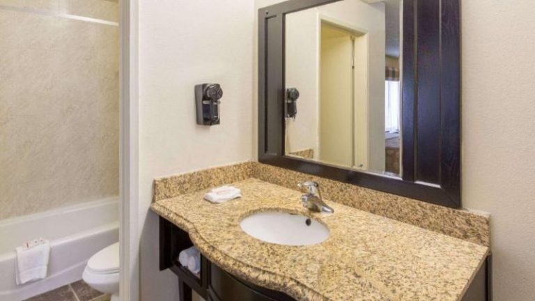 Ramada by Wyndham Ontario