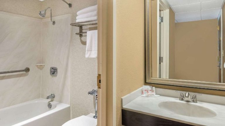 Ramada by Wyndham Paintsville Hotel & Conference Center