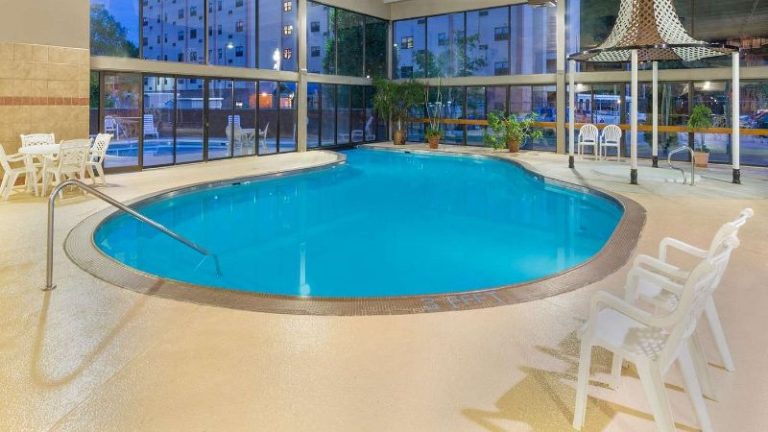 Ramada by Wyndham Paintsville Hotel & Conference Center