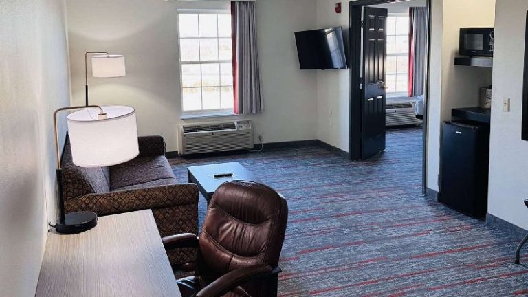 Ramada by Wyndham SpartaAt Speedway