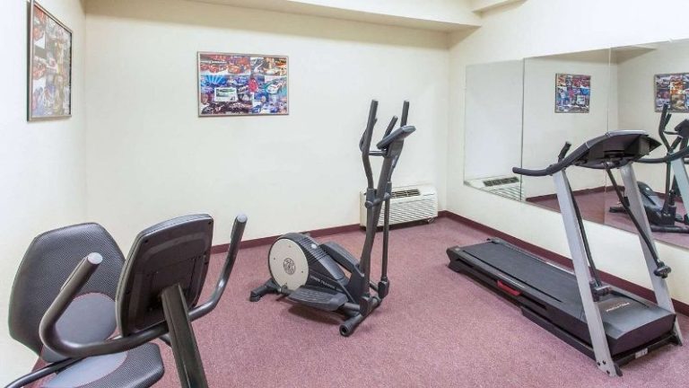 Ramada by Wyndham SpartaAt Speedway