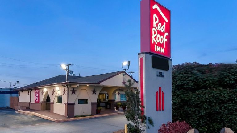 Red Roof Inn Arlington – Entertainment District