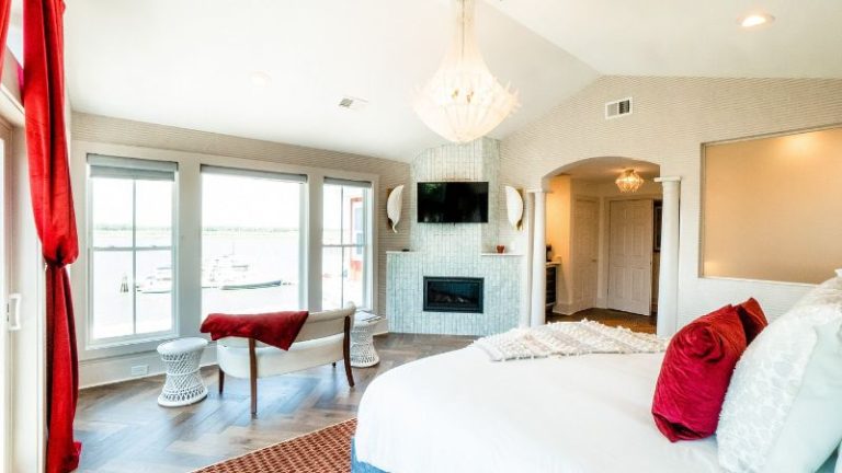 Regatta Inn