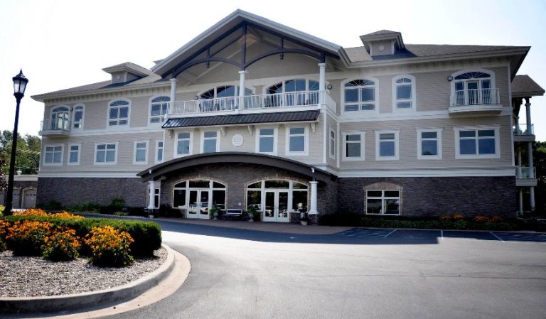 Riverwalk Place Resort & Spa