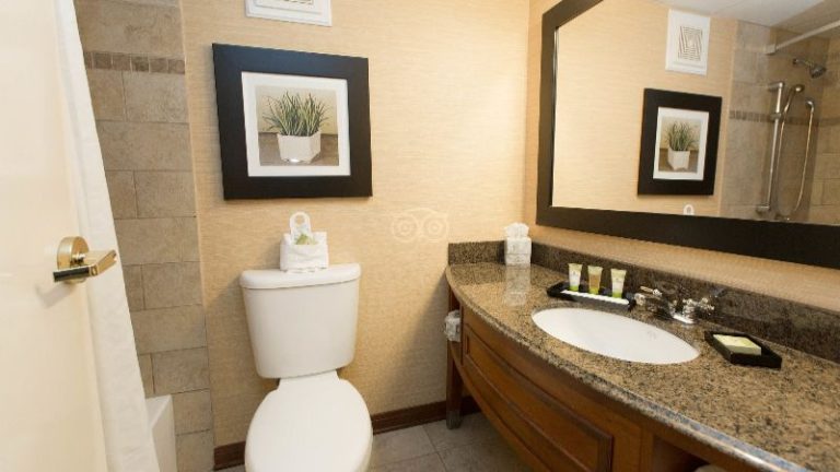 Riverwalk Plaza Hotel