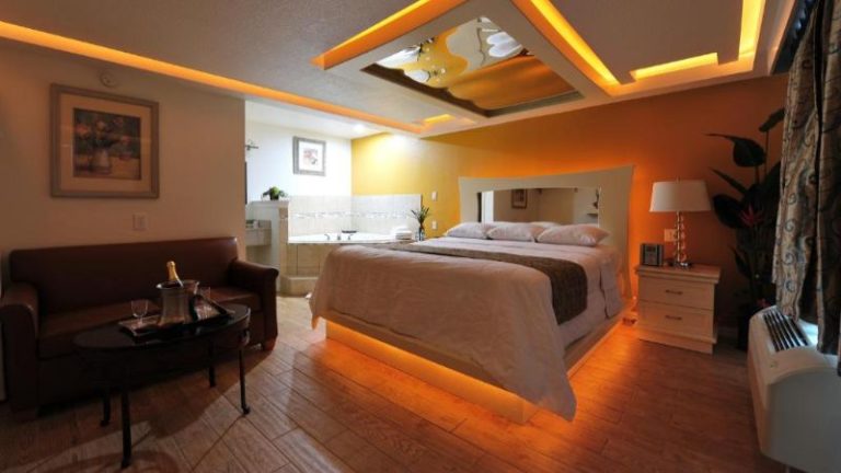 Romantic Inn & Suites