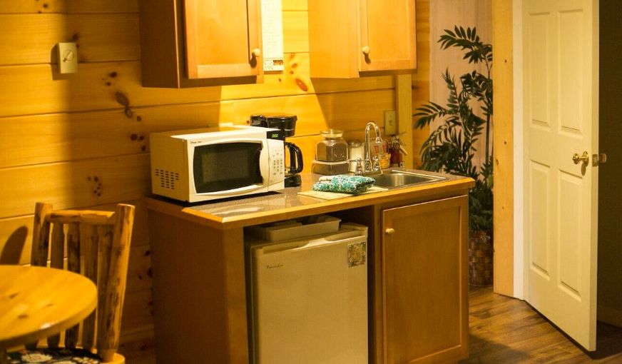 Romantic Jacuzzi Cabin Suite, room with private jacuzzi, photo 2