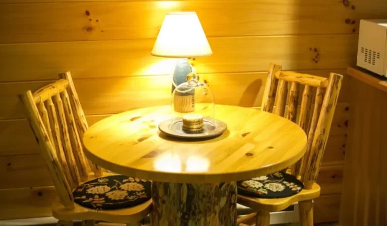 Romantic Jacuzzi Cabin Suite