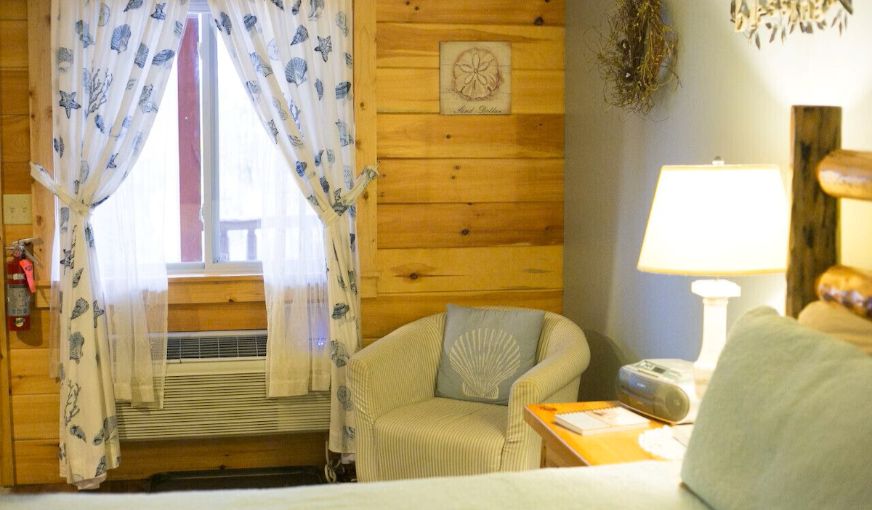 Romantic Jacuzzi Cabin Suite, room with private jacuzzi, photo 8