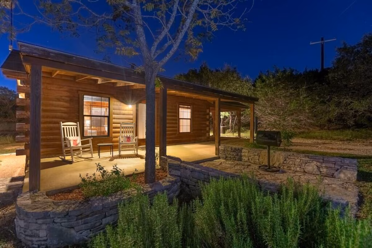 Romantic Log Cabin on Smith Creek, cabin with a private hot tub, photo 4