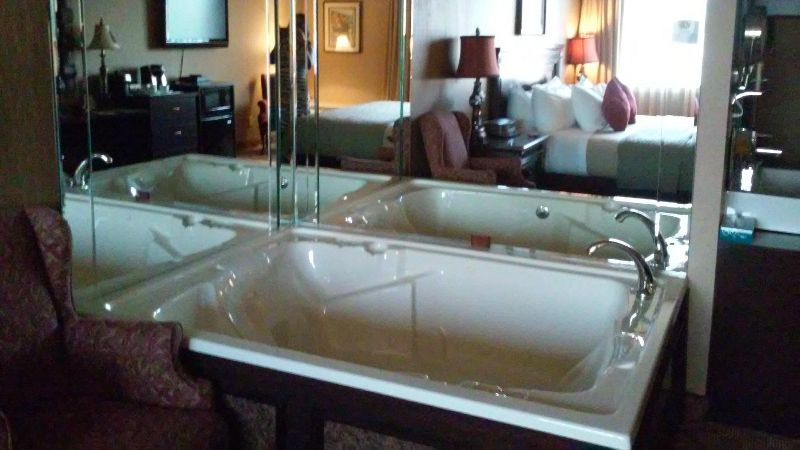 Salvatores Grand Hotel, room with private jacuzzi, photo 2