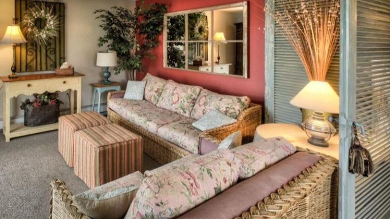 Sandy Cove Inn