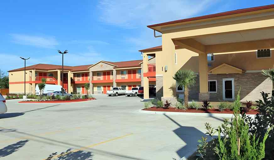 Scottish Inns & Suites – IAH Airport, room with private jacuzzi, photo 2