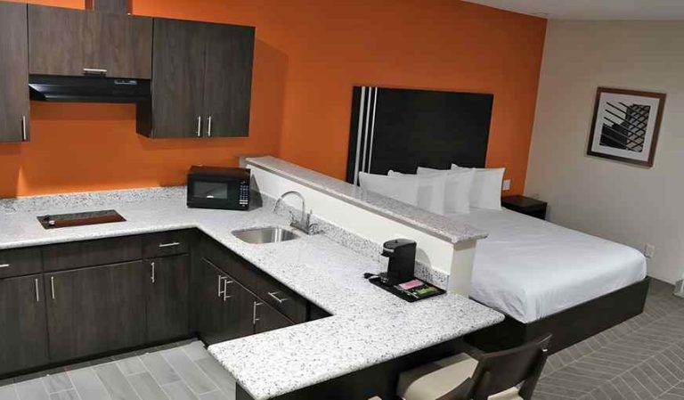 Scottish Inns & Suites – IAH Airport