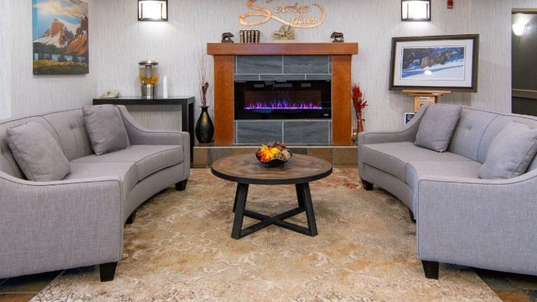 Service Plus Inn and Suites Calgary