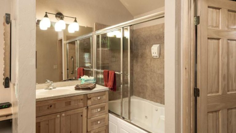 Shadow Mountain Lodge and Cabins