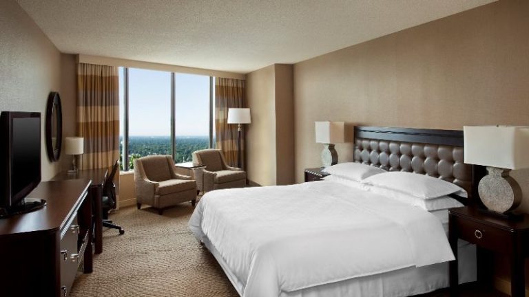 Sheraton Greensboro at Four Seasons