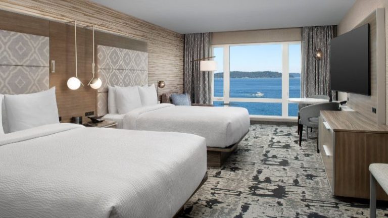 Silver Cloud Hotel Tacoma at Point Ruston Waterfront
