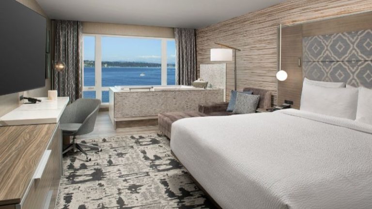 Silver Cloud Hotel Tacoma at Point Ruston Waterfront