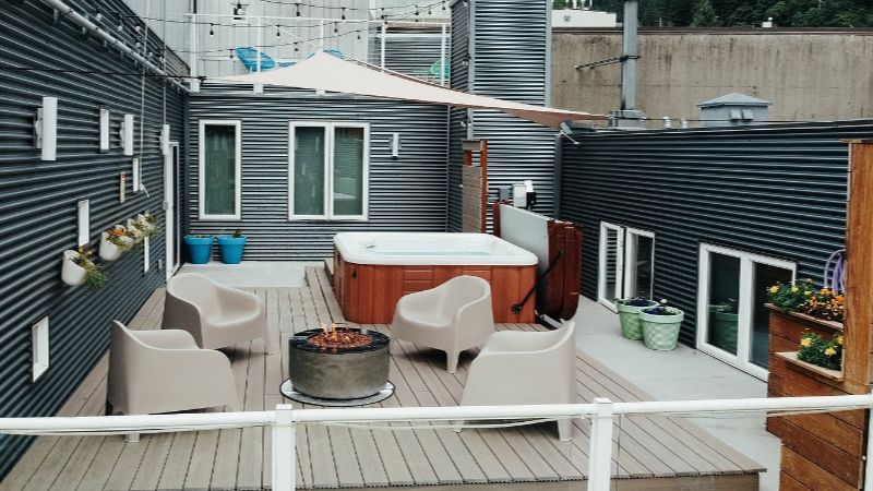Silverbow Inn Hotel & Suites, room with private jacuzzi, photo 2