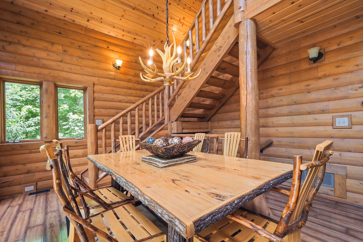Ski Weekend Getaway, cabin with a private hot tub, photo 2