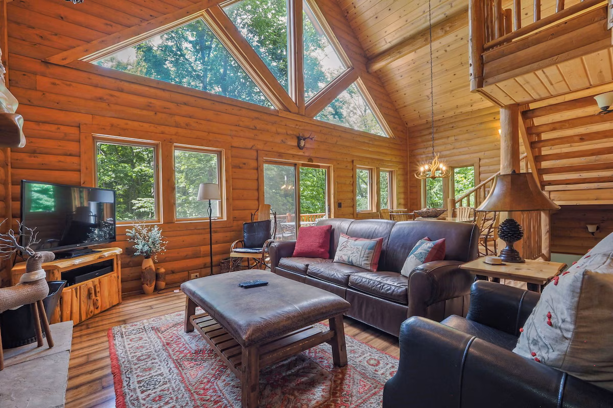 Ski Weekend Getaway, cabin with a private hot tub, photo 3
