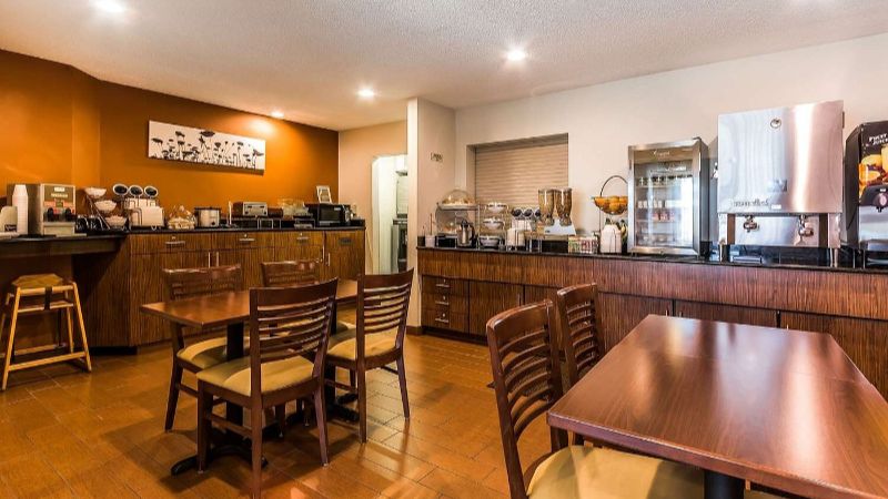 Sleep Inn Springfield South I60 near Medical District, room with private jacuzzi, photo 8