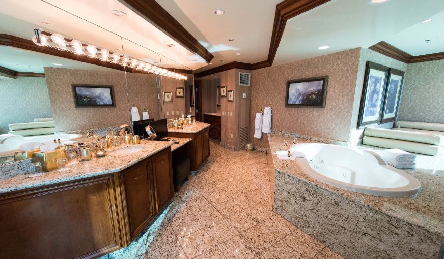 South Point Hotel Casino-Spa, room with private jacuzzi, photo 3