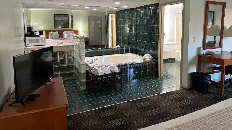 South Shore Inn