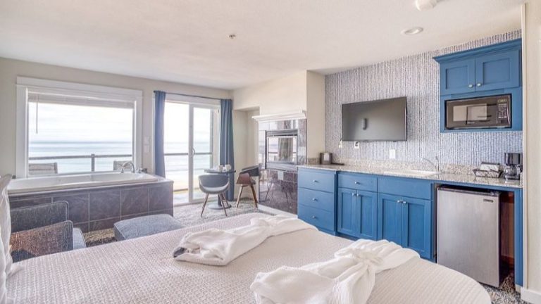 Starfish Manor Oceanfront Hotel