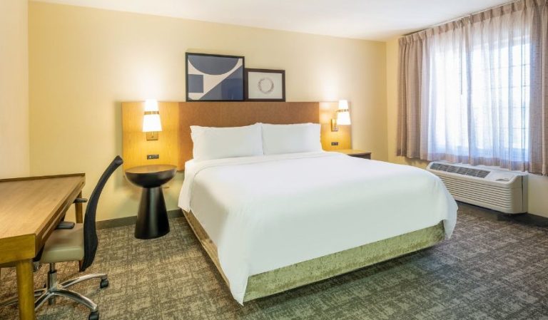 Staybridge Suites Milwaukee Airport South