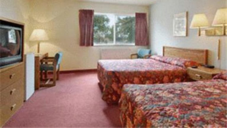 Sunset Inn And Suites