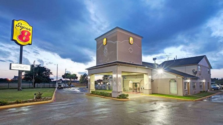 Super 8 Dallas East Near Fair Park Downtown