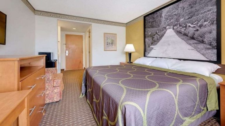 Super 8 by Wyndham Allentown