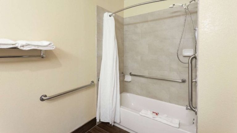 Super 8 by Wyndham Bakersfield South CA