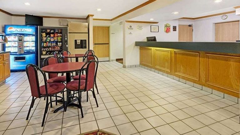 Super 8 by Wyndham Canonsburg/Pittsburgh Area