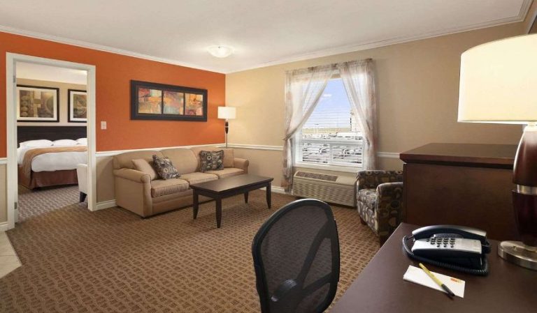 Super 8 by Wyndham Edmonton International Airport