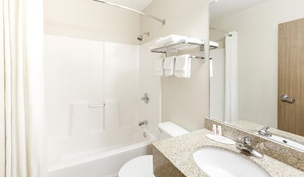 Super 8 by Wyndham Liverpool/Clay/Syracuse Area