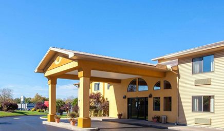 Super 8 by Wyndham Liverpool/Clay/Syracuse Area