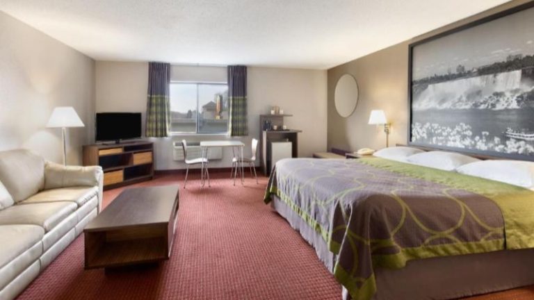 Super 8 by Wyndham Niagara Falls NY