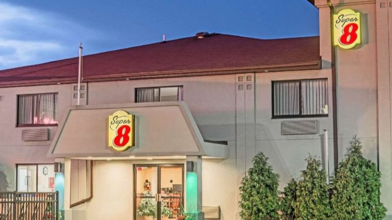 Super 8 by Wyndham Niagara Falls NY
