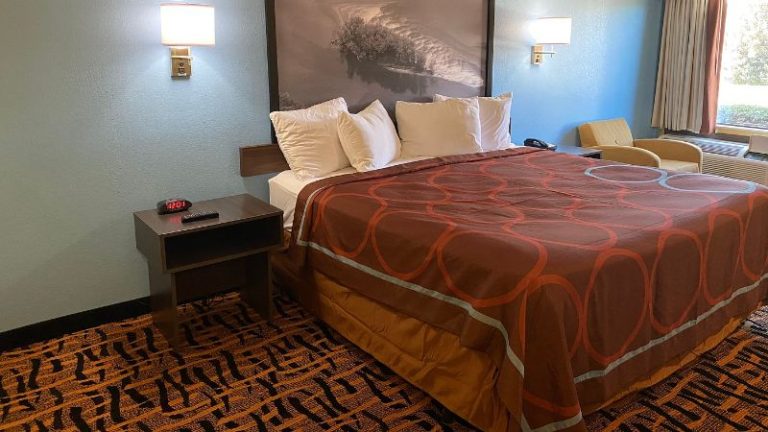 Super 8 by Wyndham Olive Branch