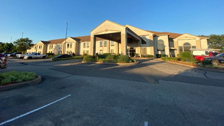 Super 8 by Wyndham Olive Branch
